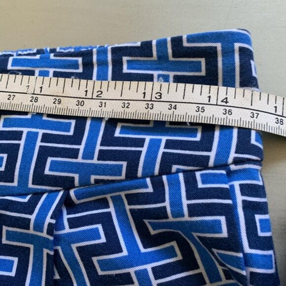 Southern Tide Blue Pattern Shorts - Picture 3 of 8